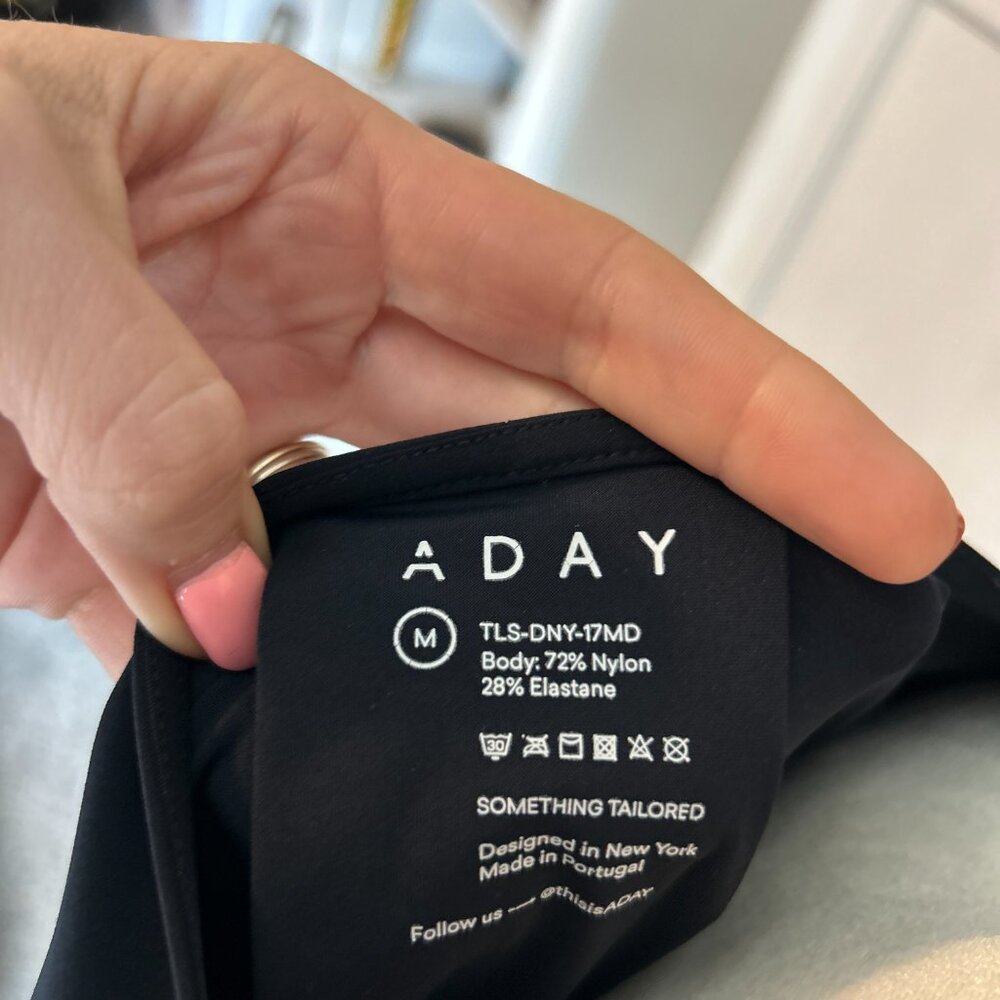 Aday Something Tailored Top - Navy - Size M - Picture 5 of 5